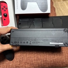 Switch本体と純正プロコン2個の画像