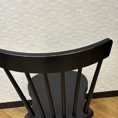 木製椅子の画像