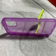 新品未使用iPhone14ケース(自立します )の画像