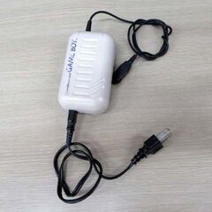 現状品 任天堂 ゲームボーイ DMG-01 画面黄ばみ ライン抜けあり 充電式アダプタ付属 レトロゲーム機 Nintendo GAME BOY 苫小牧西店の画像