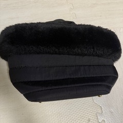 ハンドバッグ
 黒 ファー付きの画像
