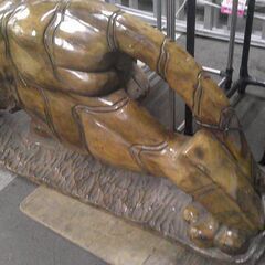 【店頭取引のみ】一刀彫 虎の置物の画像