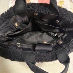 ハンドバッグ
 黒 ファー付きの画像