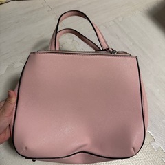 GUESS ピンク ハンドバッグ
の画像