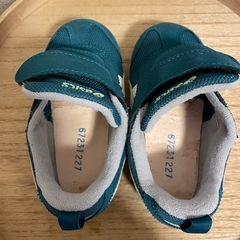 未使用に近い　アシックス　キッズシューズ　15.0　の画像