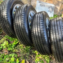 ホンダ　フィット純正タイヤ、ホイールの画像