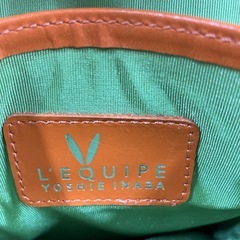 O 2512-162 YOSHIE INABA 携帯用レザーバッグ　キズ汚れ有り　中古の画像
