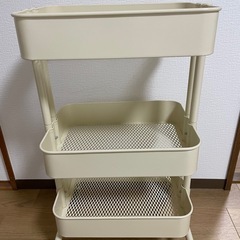 IKEAの人気ワゴン「ロースコグ」の画像