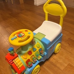 子ども用 乗れるおもちゃ汽車（サウンド付き）の画像