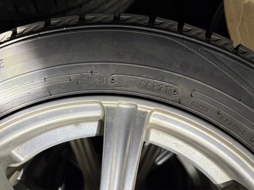 【完売御礼】スタッドレス175/65R15 フィット 