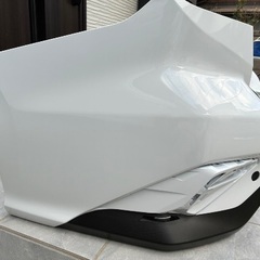 レヴォーグ　VN リヤバンパー　セラミックホワイト　純正 カーゴステップパネル付きの画像