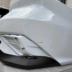 レヴォーグ　VN リヤバンパー　セラミックホワイト　純正 カーゴステップパネル付きの画像