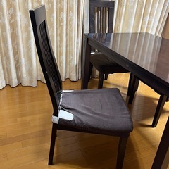 ニトリ　ダイニングテーブル＋椅子3脚の画像