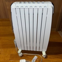 デロンギ　オイルヒーター　QSD0712-MBの画像