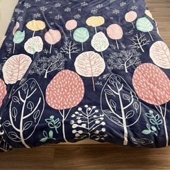 マットレス　ダブルサイズ　シーツ、掛け布団付き
の画像