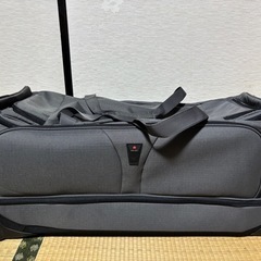 DELSEY 大容量 ソフトスーツケースの画像