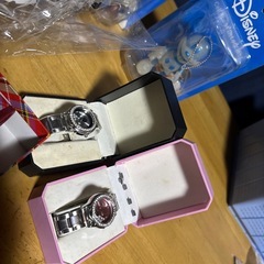 ディズニーフィギュア帽子時計財布カバンの画像