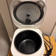 炊飯器3合炊き コンパクトでタッチパネル操作 予約保温 マイコン式多機能すいはんき 一人暮らしrice cooker AONCIA ホワイトの画像
