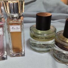 ディオールのローラーパール２本、未開封マジョロマンティカ、エイディクト２本の香水セットの画像