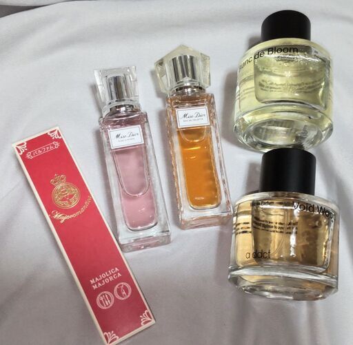 ディオールのローラーパール２本、未開封マジョロマンティカ、エイディクト２本の香水セット