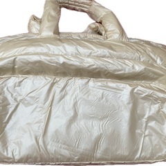 ルートート　羽毛のトートバッグの画像