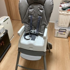 ベビーハイチェアの画像
