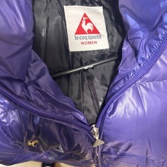 le coq sportif women 紫ダウンジャケットの画像