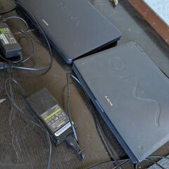 ノートパソコン2台の画像