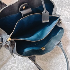 perche 革バッグの画像