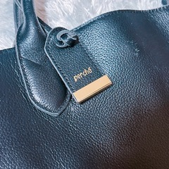 perche 革バッグの画像