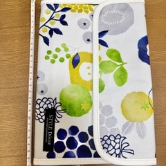 母子手帳入れ、お薬手帳やカード入れの画像