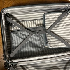 スーツケース中古　白の画像