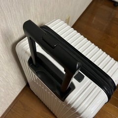 スーツケース中古　白の画像