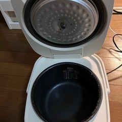 アイリスオーヤマの炊飯器の画像