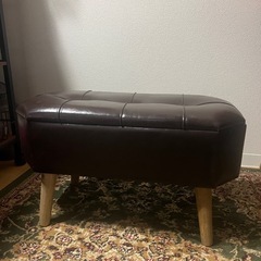 Salut! スツール & オットマン4点セットの画像