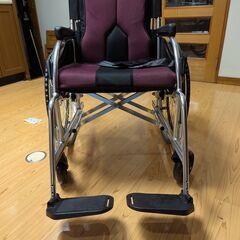 マキテック 車椅子 カラーズ 自走式 座幅40cm 背折れ パープル KC-1PU(40)の画像
