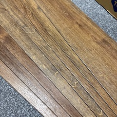 東リ プリントタイル 塩ビタイル ロイヤルウッド
の画像