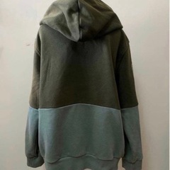 PUMA プーマ　パーカー　トレーナー　綿100% カーキ 120cmの画像