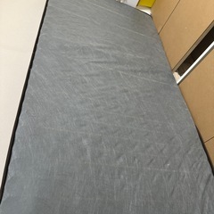 シングルベッド マットレス フレームの画像