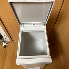 ボックス型　ゴミ箱の画像