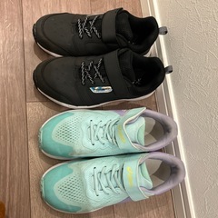 子ども靴　キッズシューズ23.5センチの画像