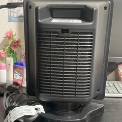 デロンギ（DeLonghi）セラミックファンヒーターの画像