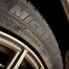 スタッドレスタイヤ/アルミホイール16インチの画像