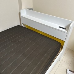 シングルベッド マットレス フレームの画像