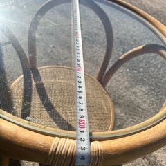 【差し上げます】ガラステーブルの画像