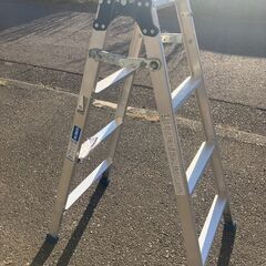 新品　4尺　脚立　アルインコ　4段　愛知県 一宮市 名古屋 稲沢 江南 岩倉 岐阜 羽島 各務ヶ原 三重 愛知 グッドプライス一宮の画像
