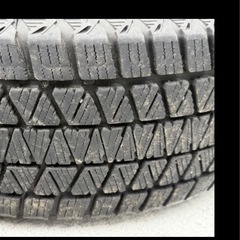 ブリヂストンスタッドレスタイヤ225.65.17の画像
