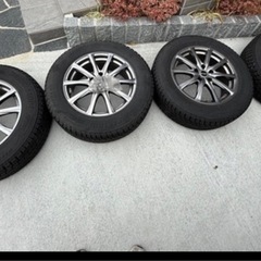 ブリヂストンスタッドレスタイヤ225.65.17の画像