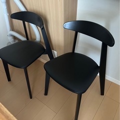 12月15日までダイニングテーブルと椅子２つの画像