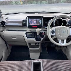 😊ホンダ　N-BOX😀車検2年付きR9年11月まで🤞お買得極上車👌豪華装備😀プッシュスタート/Bluetooth/ナビテレビ/左右パワースライドドア/純正HIDヘッドライト/オートライト/左右シートヒーター付/バックカメラ/純正アルミホイール/スマートキー/ETC😃修復歴なし👍の画像